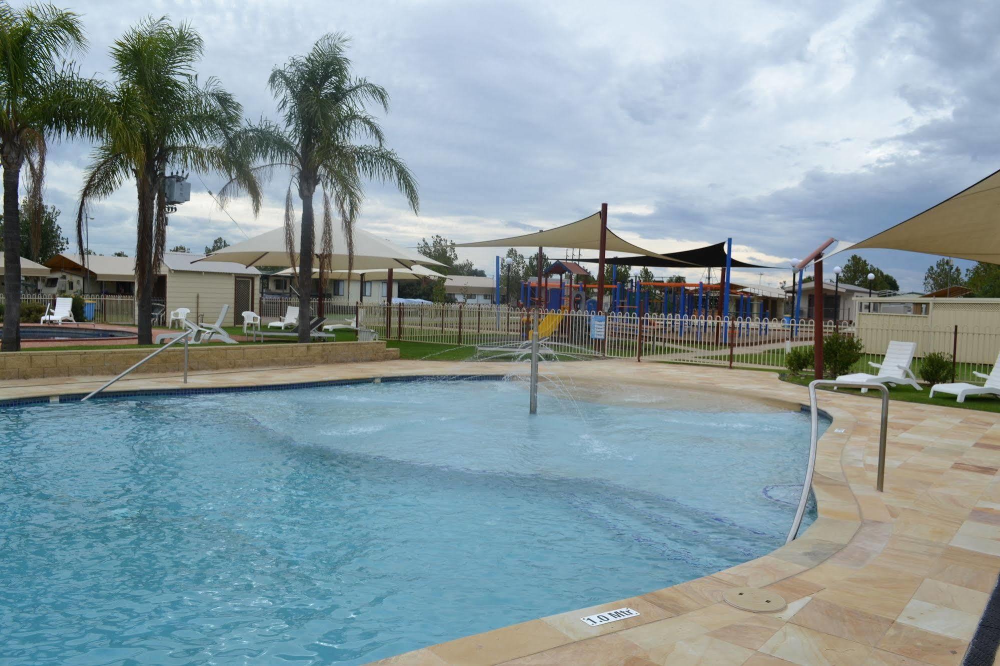Sun Country Lifestyle Park Hotell Mulwala Exteriör bild